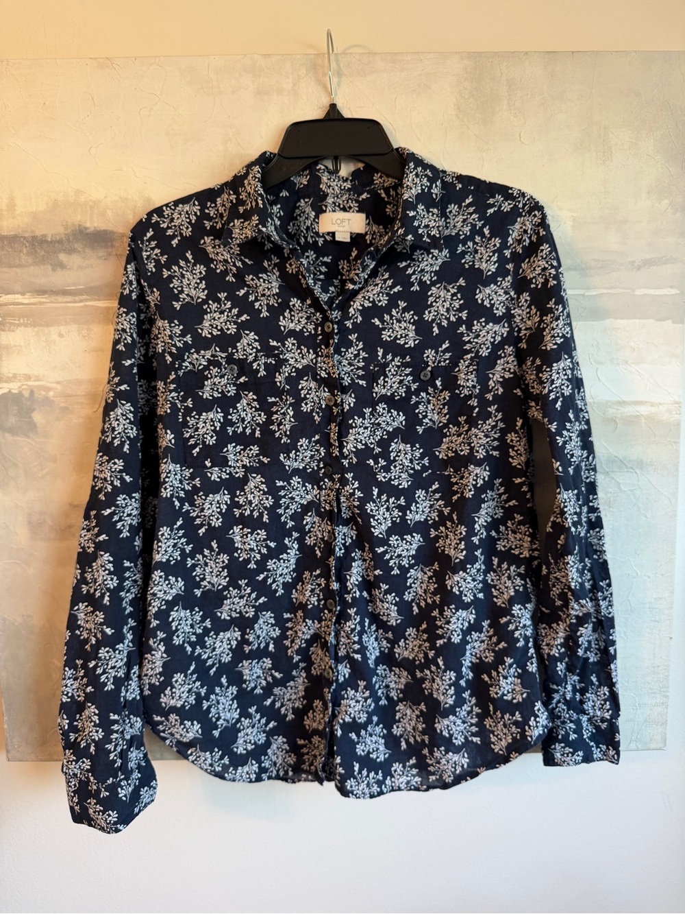 LOFT Outlet Navy Floral Button Up Roll Tab Women’s Medium Long‎ Sleeve Blouse